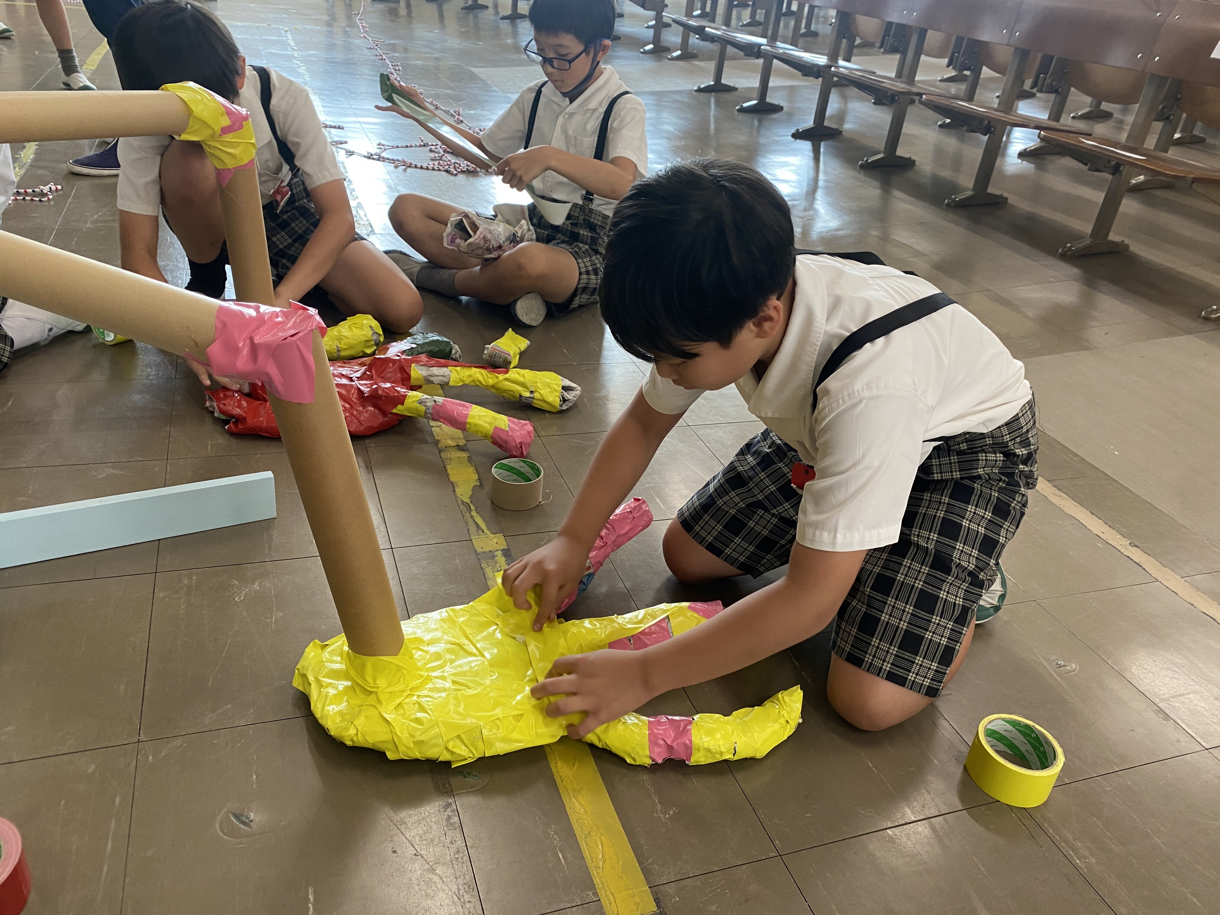 図工作品展 準備 | はつしば歳時記 | はつしば学園小学校