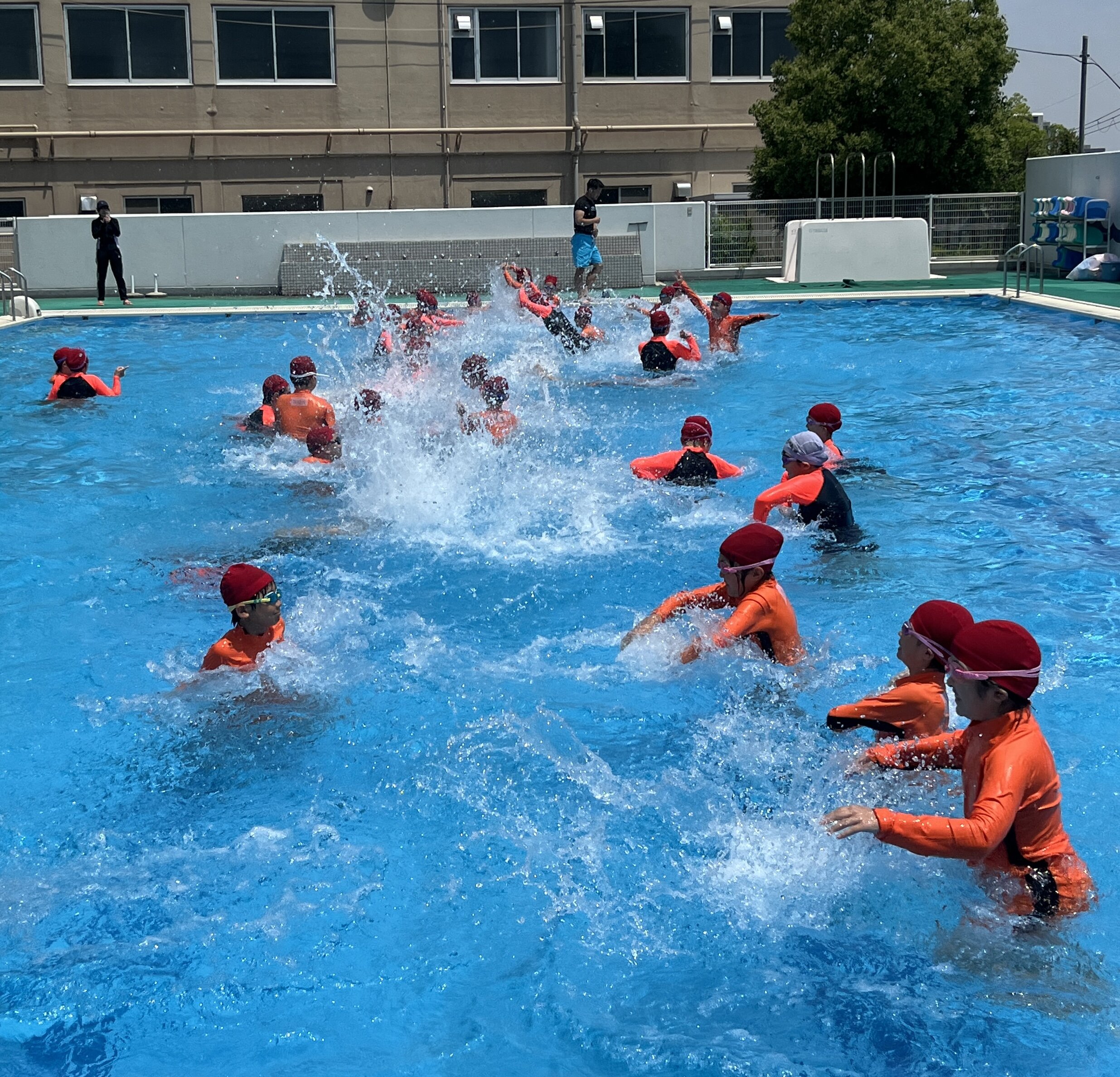 大歓声の中、水泳学習がスタート！ | はつしば歳時記 | はつしば学園小学校