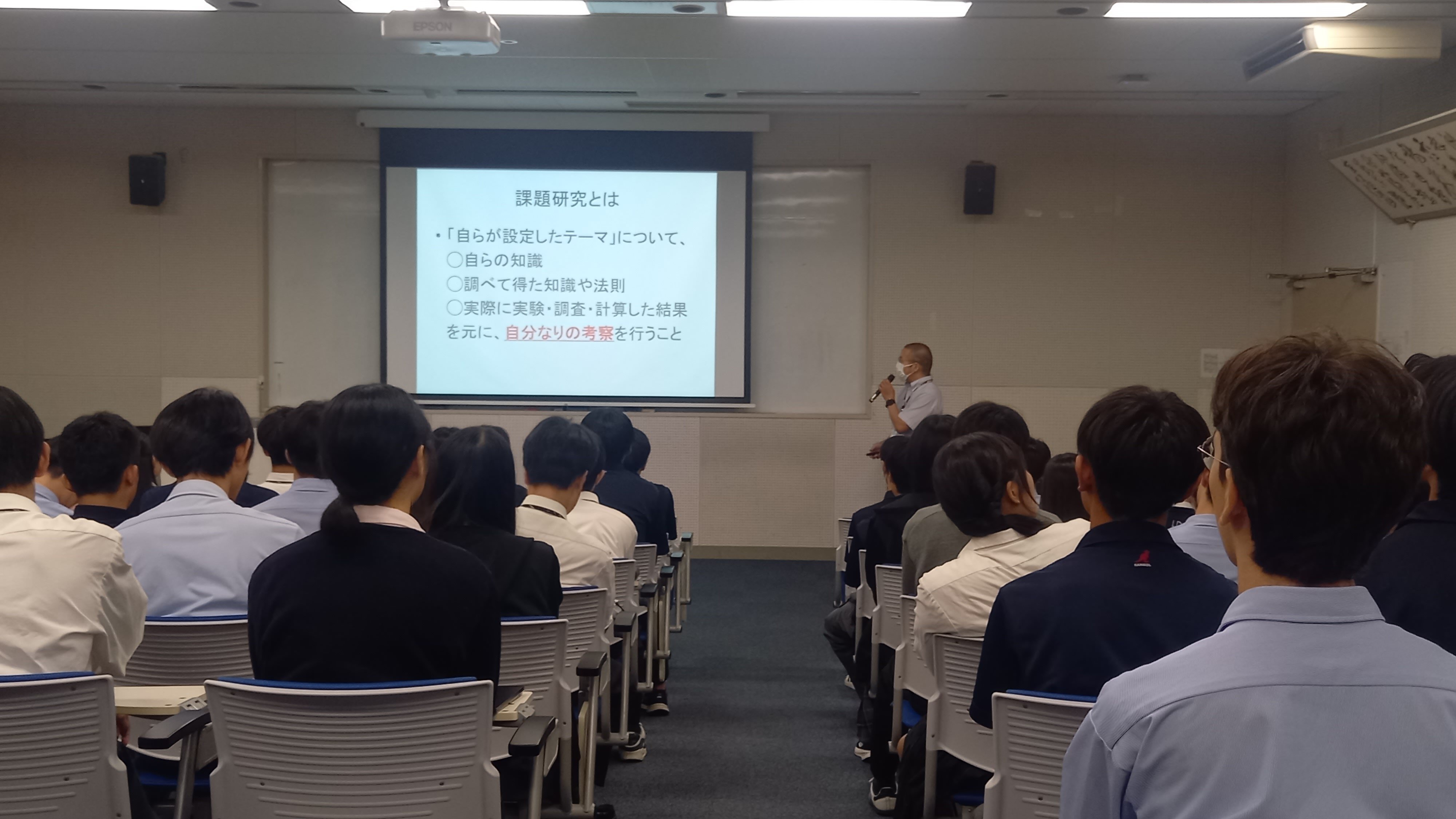 【立命館理系コース】2年生「理数探究基礎」課題研究のテーマ設定ガイダンスを実施