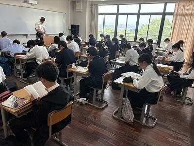 高校1年生　朝読→LHR
