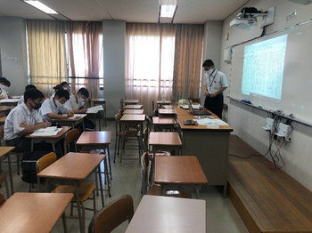 RE02.jpg